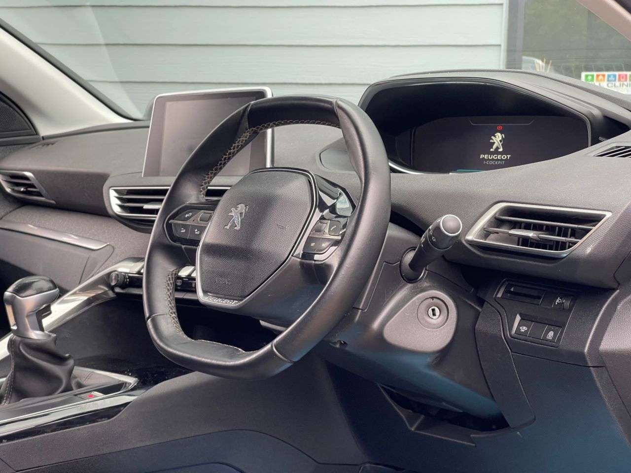 A 2017 PEUGEOT 3008 1.2 PureTech Allure SUV 5dr Petrol Manual Euro 6 (s/s) (130 ps) APPLE CAR P A 2017 PEUGEOT 3008 1.2 PureTech Allure SUV 5dr Petrol Manual Euro 6 (s/s) (130 ps) APPLE CAR P