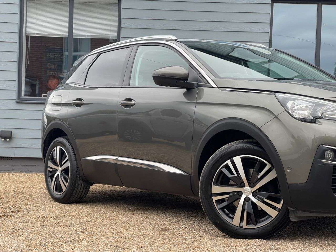 2017 PEUGEOT 3008 2017 PEUGEOT 3008