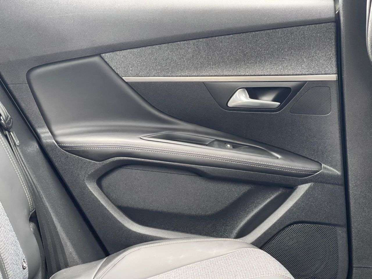 2017 PEUGEOT 3008 2017 PEUGEOT 3008