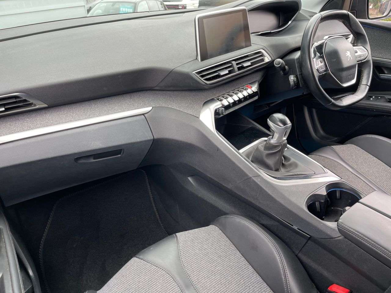 2017 PEUGEOT 3008 2017 PEUGEOT 3008