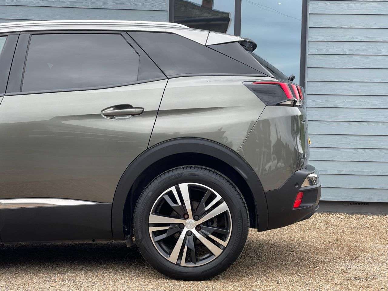 2017 PEUGEOT 3008 2017 PEUGEOT 3008
