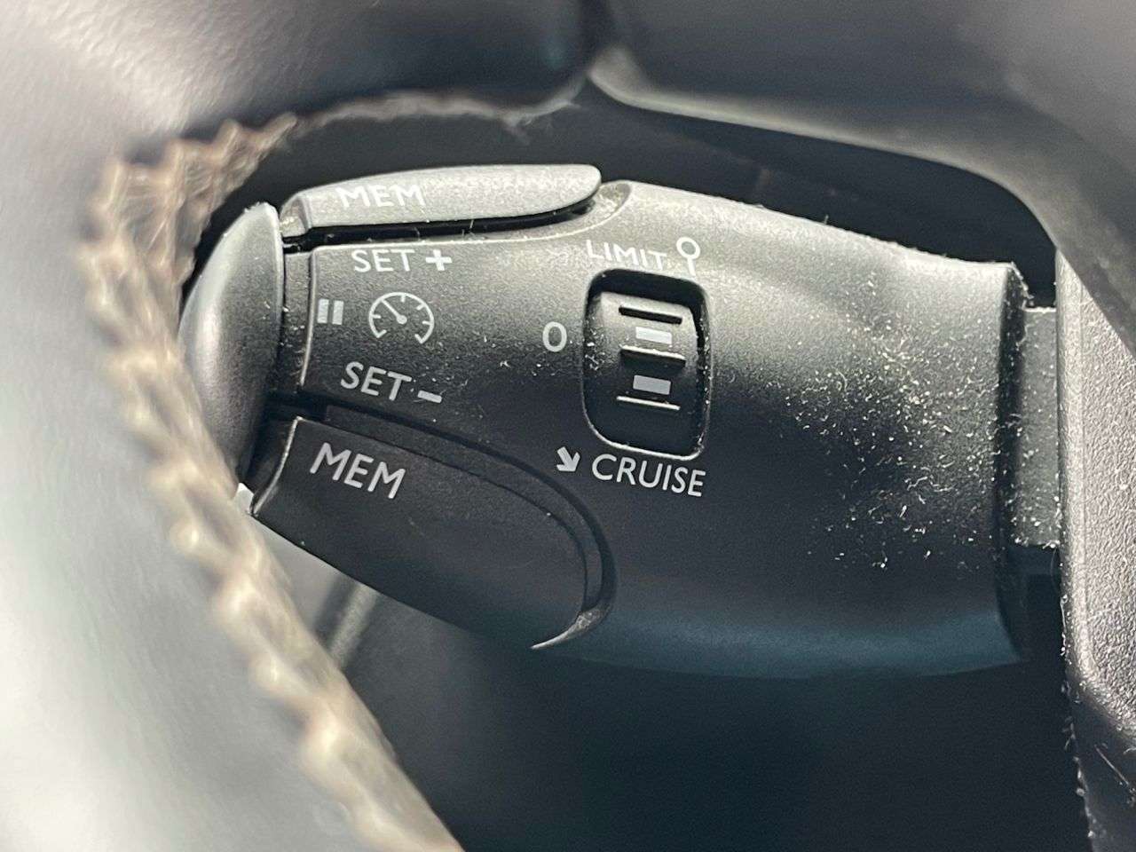 2017 PEUGEOT 3008 2017 PEUGEOT 3008
