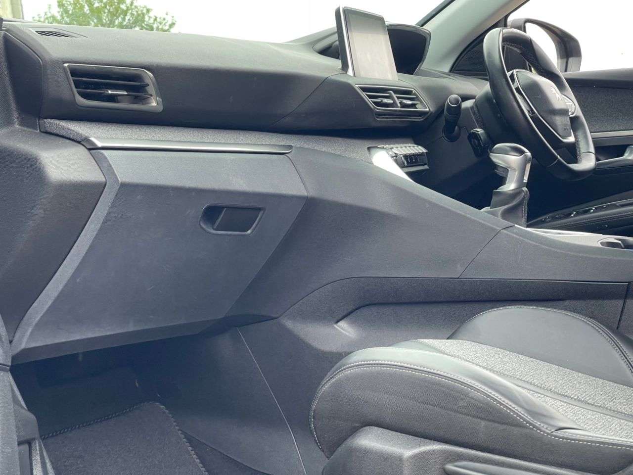 2017 PEUGEOT 3008 2017 PEUGEOT 3008