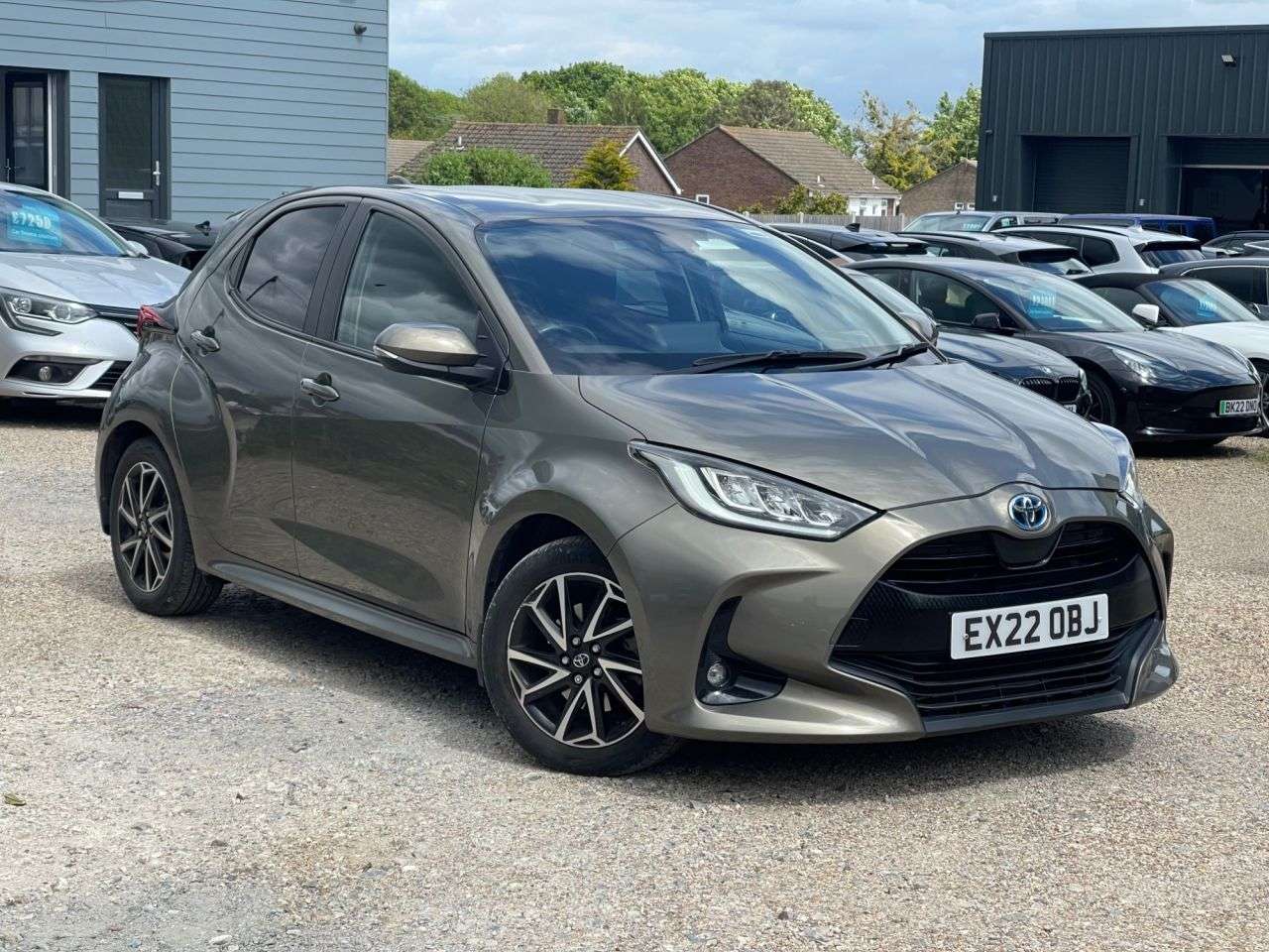A 2022 TOYOTA YARIS 1.5 VVT-h Design Hatchback 5dr Petrol Hybrid E-CVT Euro 6 (s/s) (116 ps) RE A 2022 TOYOTA YARIS 1.5 VVT-h Design Hatchback 5dr Petrol Hybrid E-CVT Euro 6 (s/s) (116 ps) RE