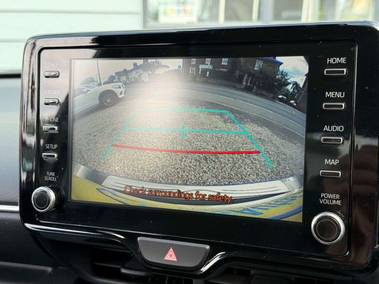 A 2022 TOYOTA YARIS 1.5 VVT-h Design Hatchback 5dr Petrol Hybrid E-CVT Euro 6 (s/s) (116 ps) RE A 2022 TOYOTA YARIS 1.5 VVT-h Design Hatchback 5dr Petrol Hybrid E-CVT Euro 6 (s/s) (116 ps) RE