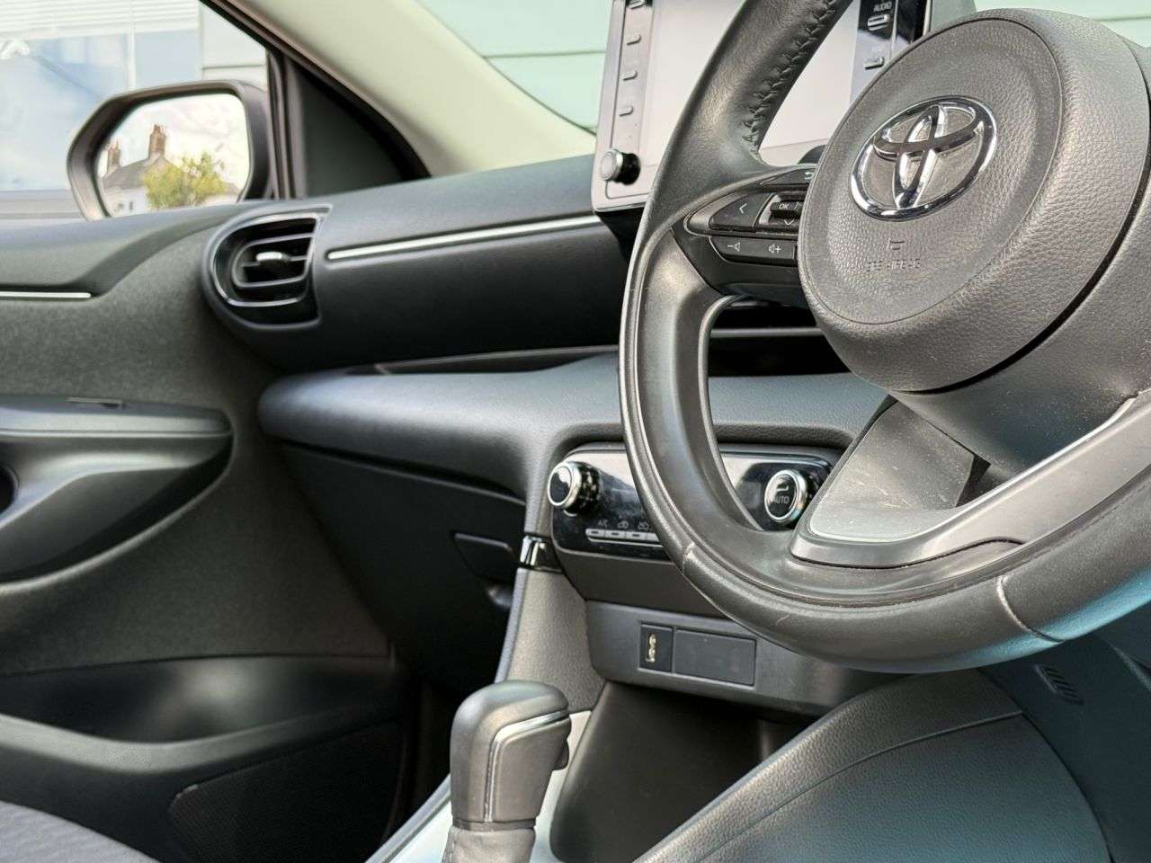 2022 TOYOTA YARIS 2022 TOYOTA YARIS