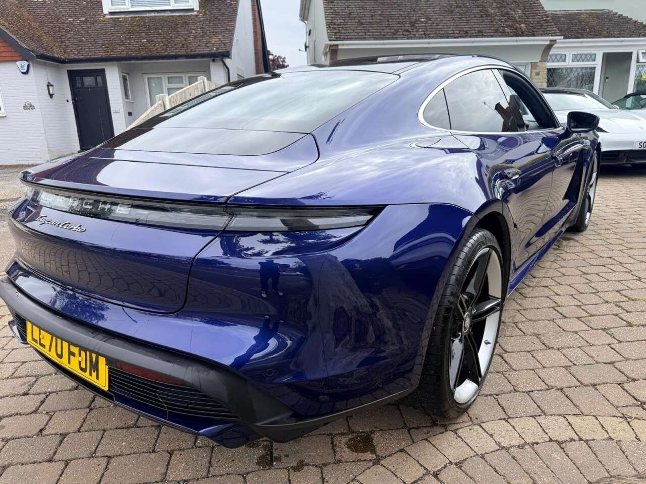2020 PORSCHE TAYCAN 2020 PORSCHE TAYCAN