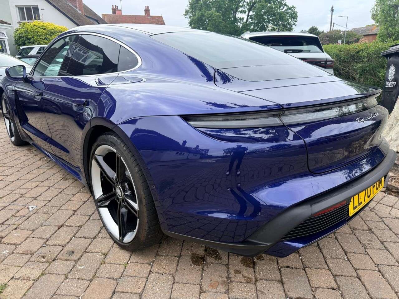 2020 PORSCHE TAYCAN 2020 PORSCHE TAYCAN