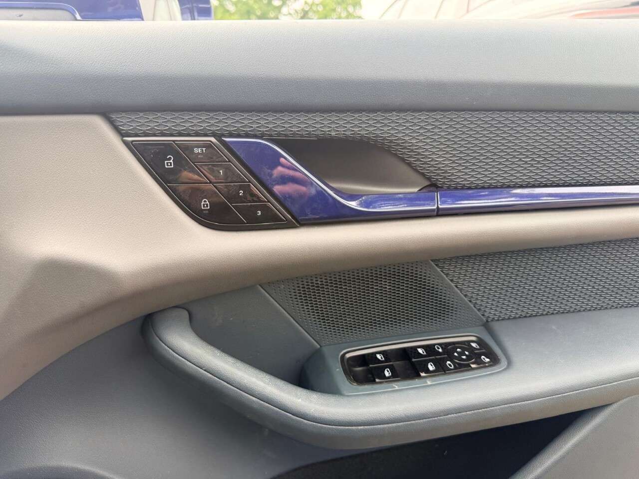 2020 PORSCHE TAYCAN 2020 PORSCHE TAYCAN