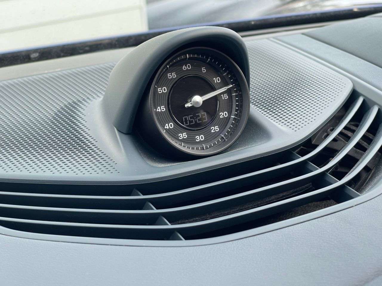 A 2020 PORSCHE TAYCAN Performance Plus 93.4kWh Turbo Saloon 4dr Electric Auto 4WD (680 ps) REAR C A 2020 PORSCHE TAYCAN Performance Plus 93.4kWh Turbo Saloon 4dr Electric Auto 4WD (680 ps) REAR C