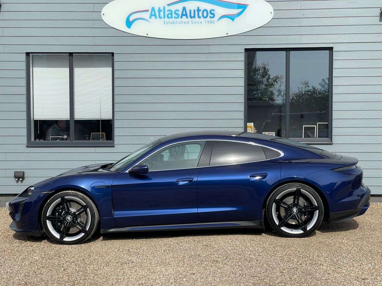 2020 PORSCHE TAYCAN 2020 PORSCHE TAYCAN
