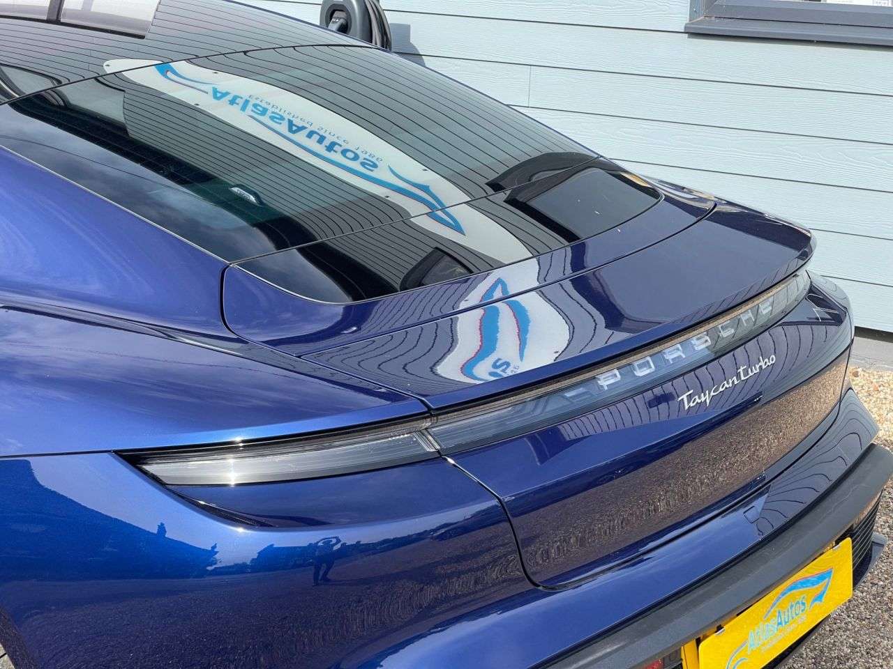 2020 PORSCHE TAYCAN 2020 PORSCHE TAYCAN