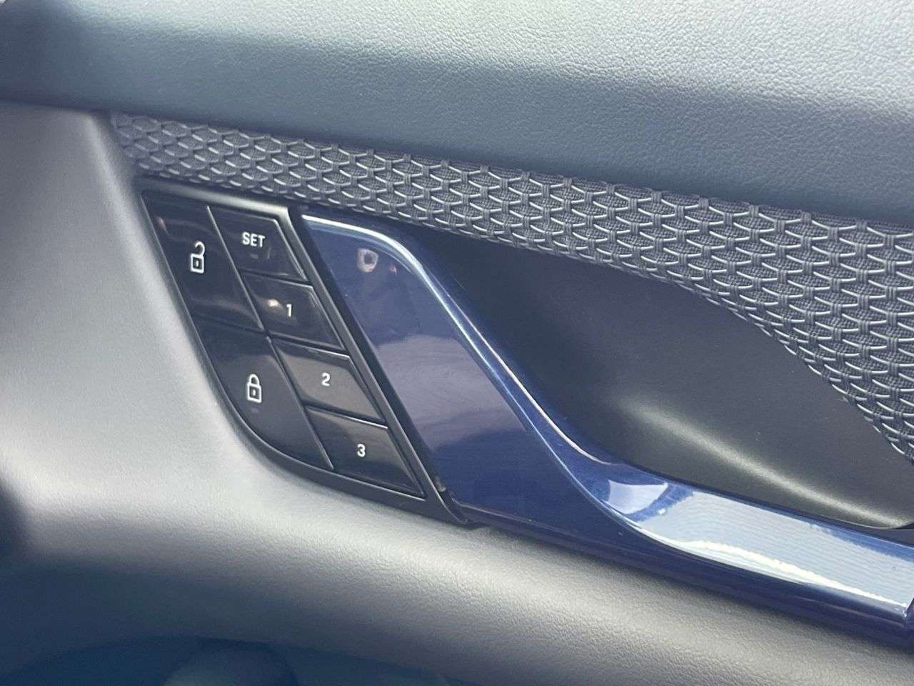 2020 PORSCHE TAYCAN 2020 PORSCHE TAYCAN
