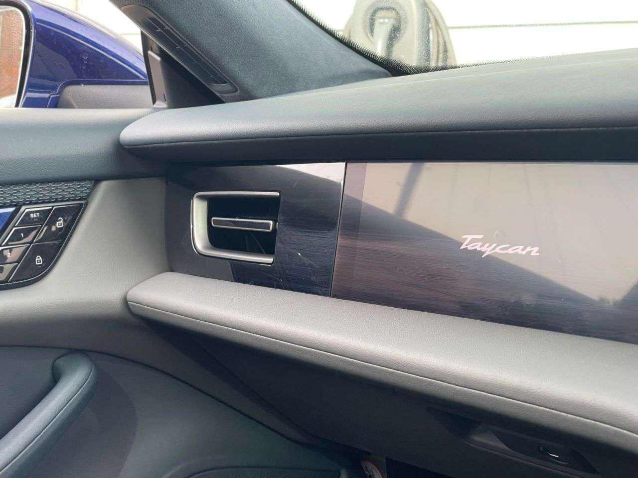 2020 PORSCHE TAYCAN 2020 PORSCHE TAYCAN