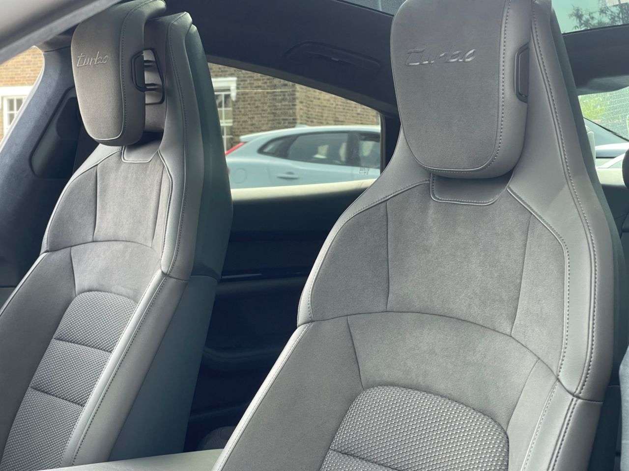 2020 PORSCHE TAYCAN 2020 PORSCHE TAYCAN
