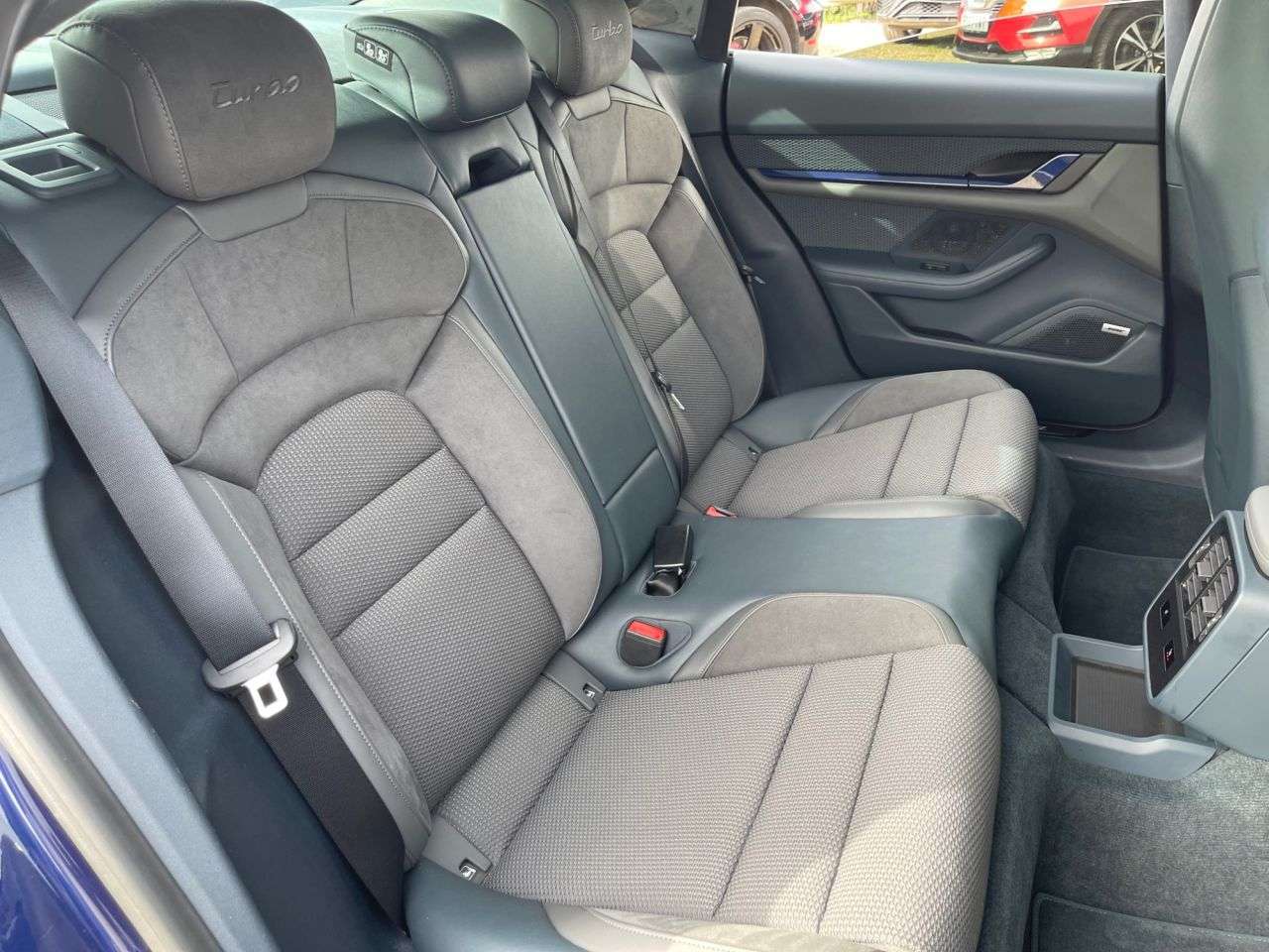 2020 PORSCHE TAYCAN 2020 PORSCHE TAYCAN