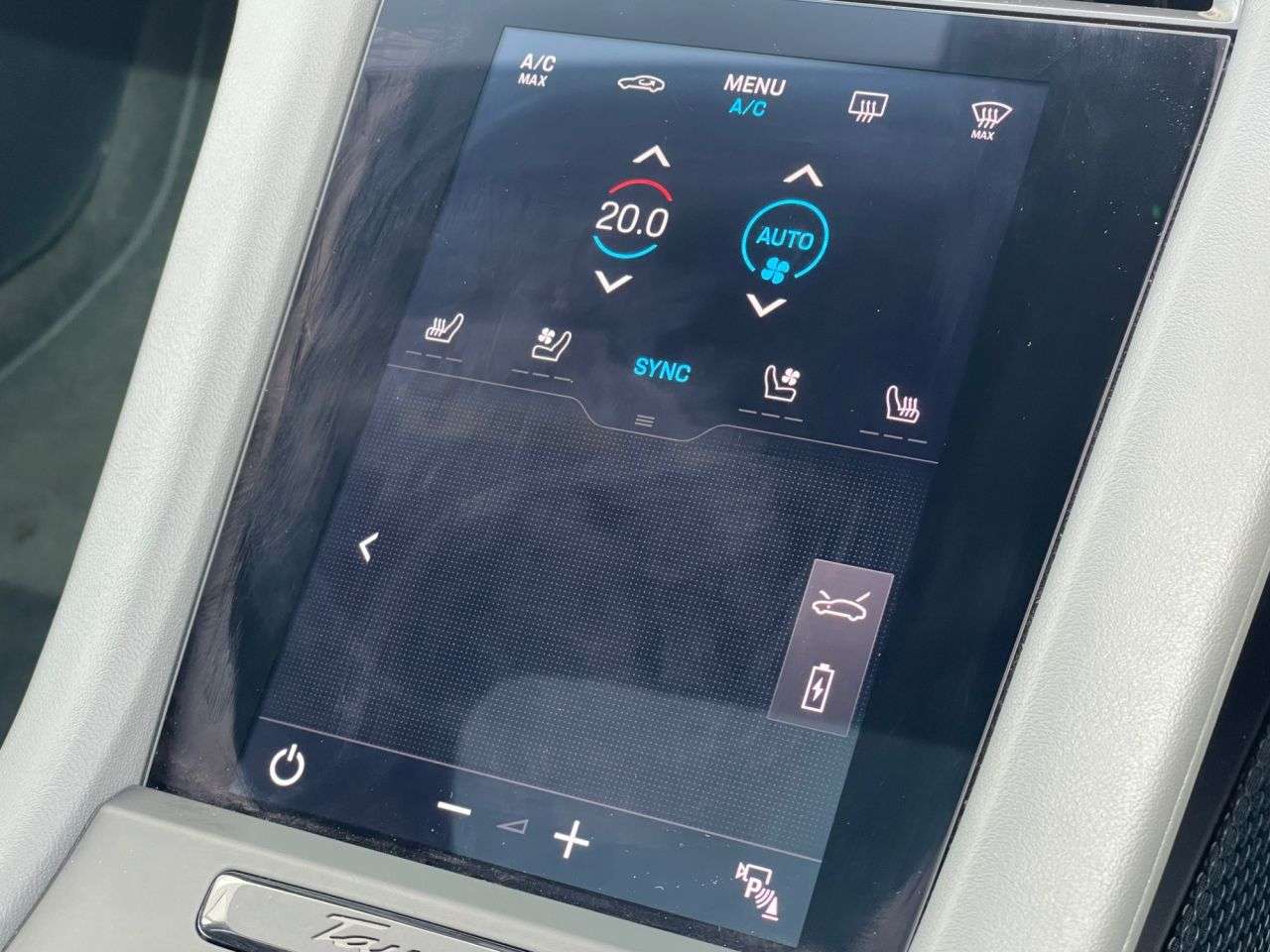 2020 PORSCHE TAYCAN 2020 PORSCHE TAYCAN