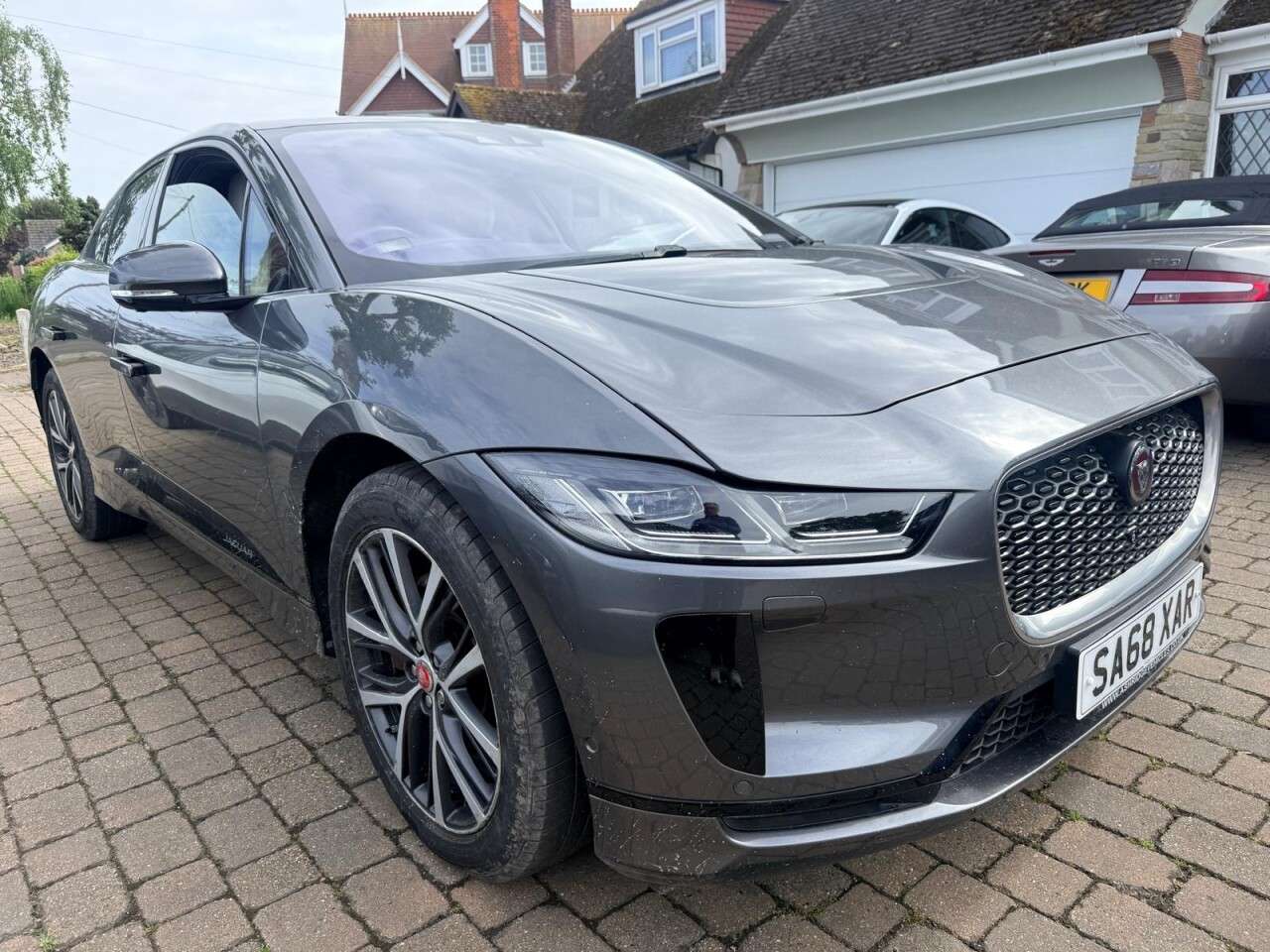 A 2018 JAGUAR I-PACE 400 90kWh First Edition SUV 5dr Electric Auto 4WD (400 ps) ELECTRIC HEATED A 2018 JAGUAR I-PACE 400 90kWh First Edition SUV 5dr Electric Auto 4WD (400 ps) ELECTRIC HEATED