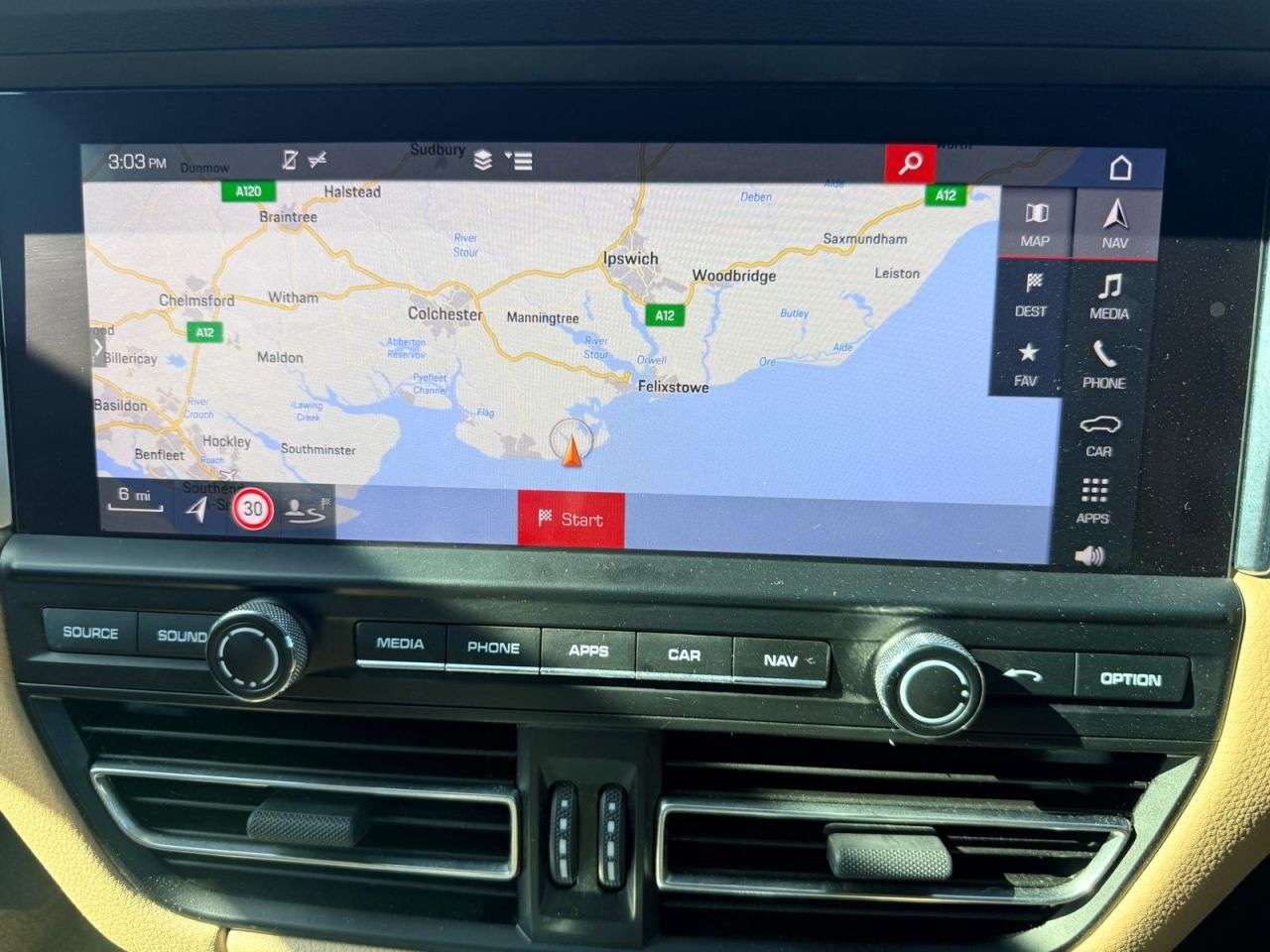 A 2019 PORSCHE MACAN 2.0T SUV 5dr Petrol PDK 4WD Euro 6 (s/s) (245 ps) ELECTRIC HEATED LEATHER S A 2019 PORSCHE MACAN 2.0T SUV 5dr Petrol PDK 4WD Euro 6 (s/s) (245 ps) ELECTRIC HEATED LEATHER S