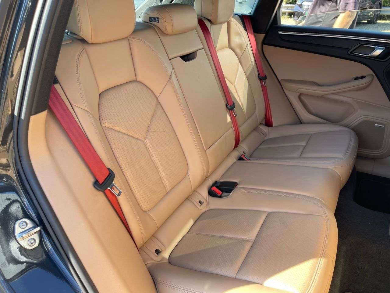 2019 PORSCHE MACAN 2019 PORSCHE MACAN