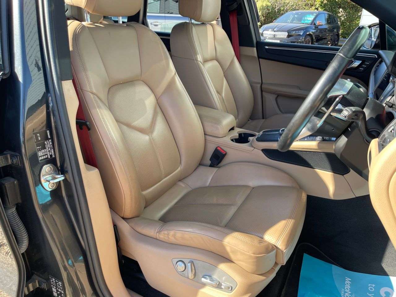 2019 PORSCHE MACAN 2019 PORSCHE MACAN