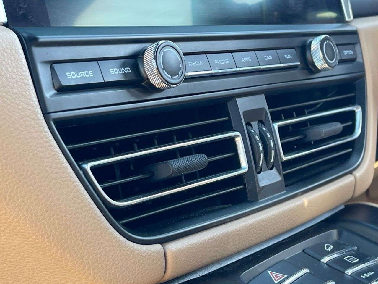 2019 PORSCHE MACAN 2019 PORSCHE MACAN