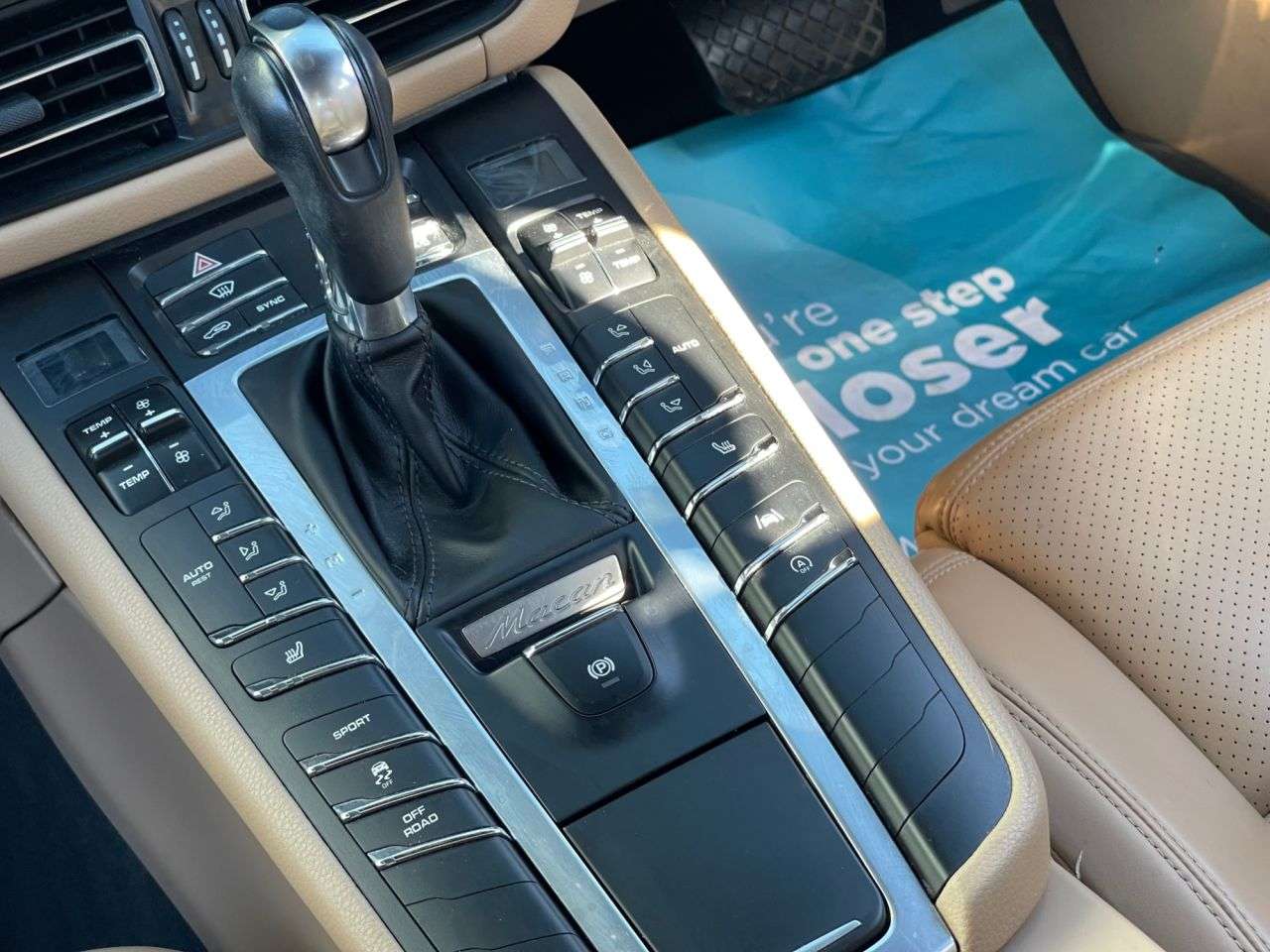 2019 PORSCHE MACAN 2019 PORSCHE MACAN