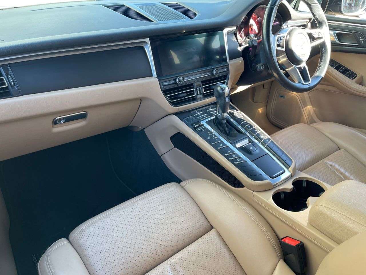 2019 PORSCHE MACAN 2019 PORSCHE MACAN