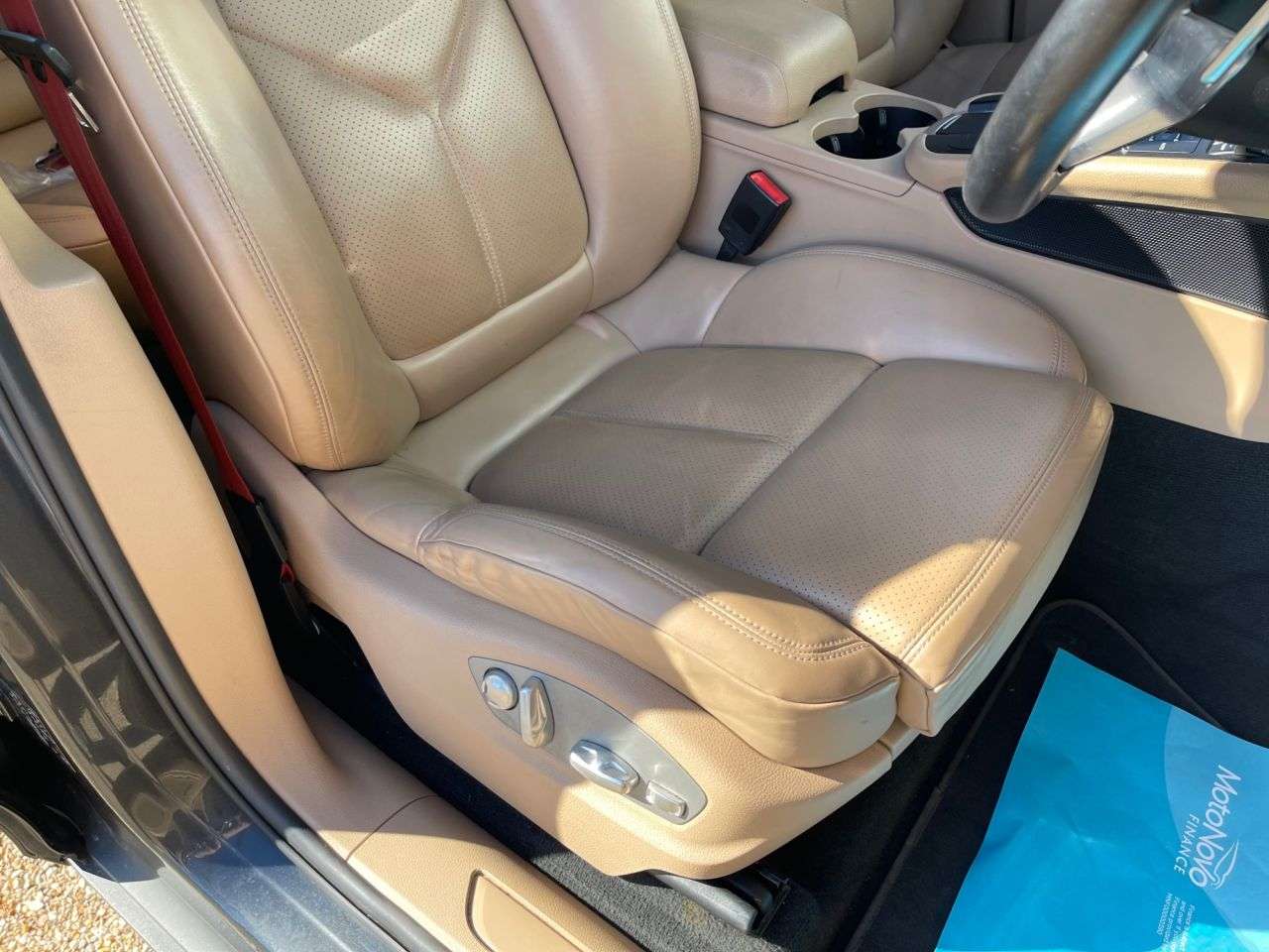 2019 PORSCHE MACAN 2019 PORSCHE MACAN
