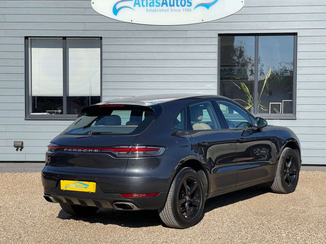 2019 PORSCHE MACAN 2019 PORSCHE MACAN