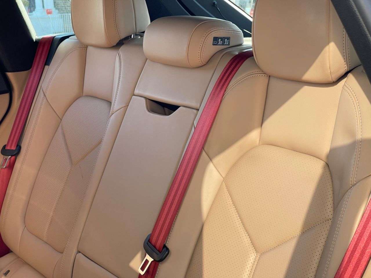 2019 PORSCHE MACAN 2019 PORSCHE MACAN