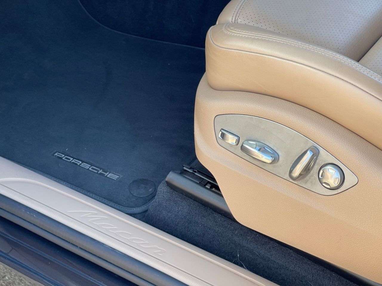2019 PORSCHE MACAN 2019 PORSCHE MACAN