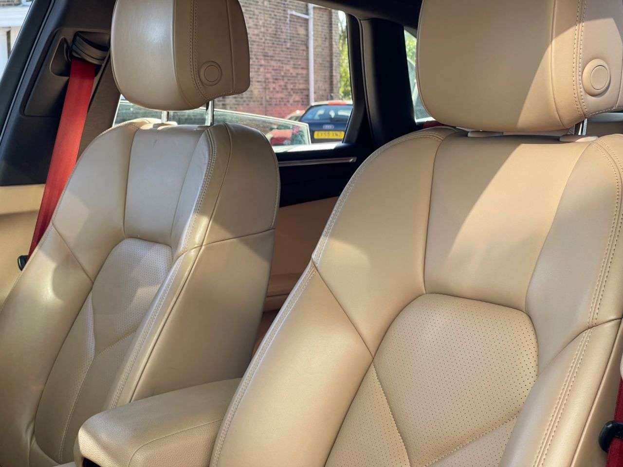 2019 PORSCHE MACAN 2019 PORSCHE MACAN