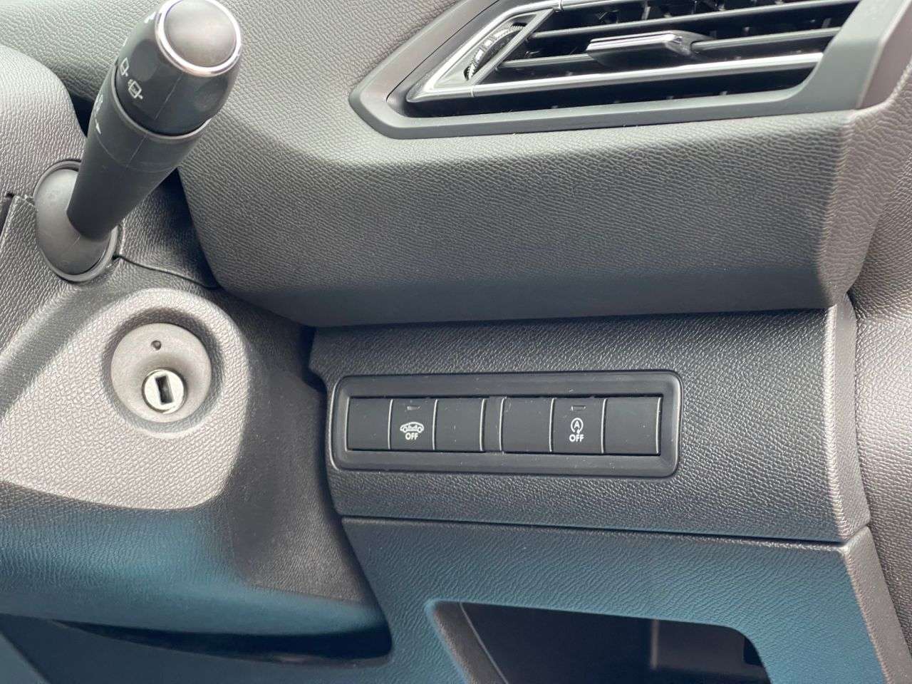 2018 PEUGEOT 308 2018 PEUGEOT 308