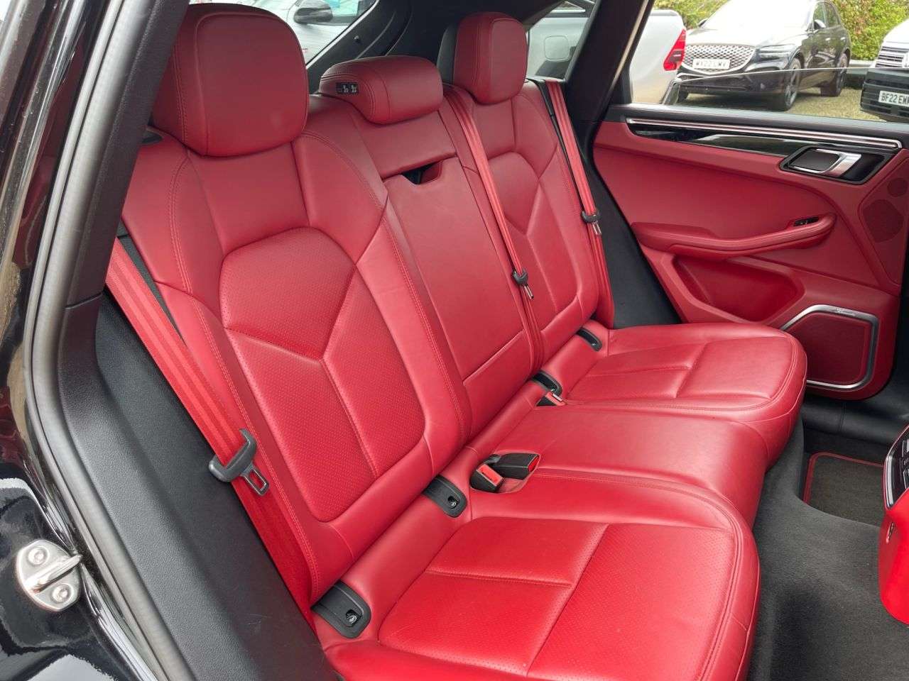 2019 PORSCHE MACAN 2019 PORSCHE MACAN