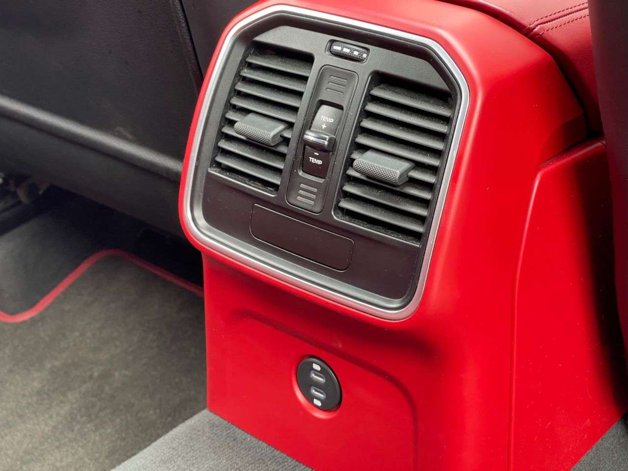 2019 PORSCHE MACAN 2019 PORSCHE MACAN