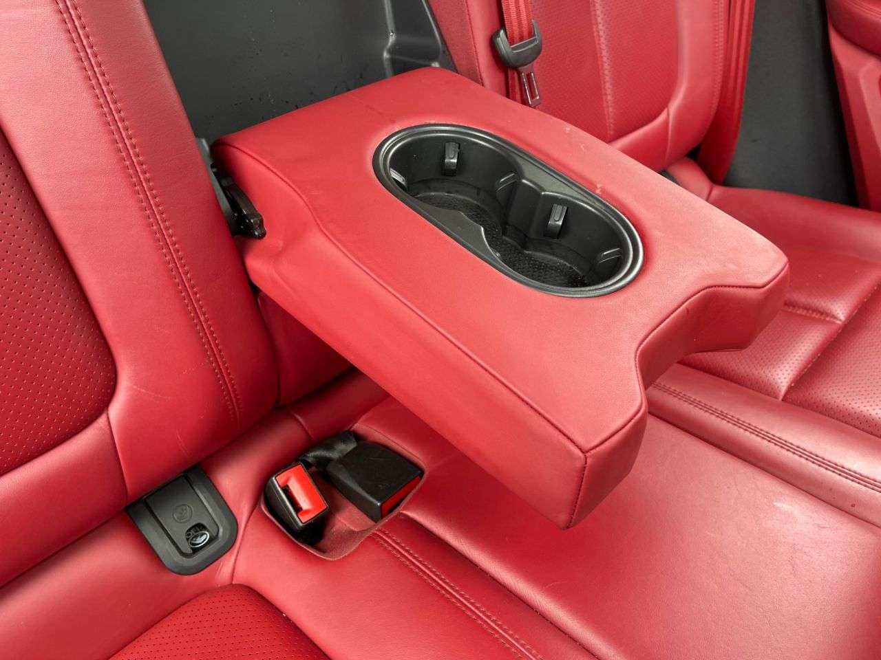2019 PORSCHE MACAN 2019 PORSCHE MACAN