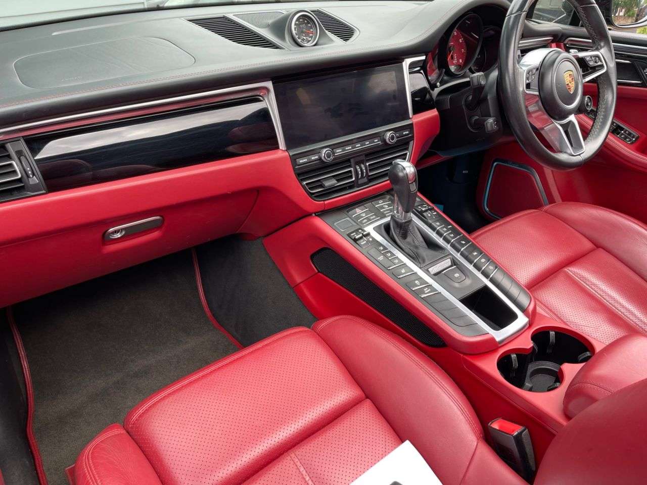 2019 PORSCHE MACAN 2019 PORSCHE MACAN