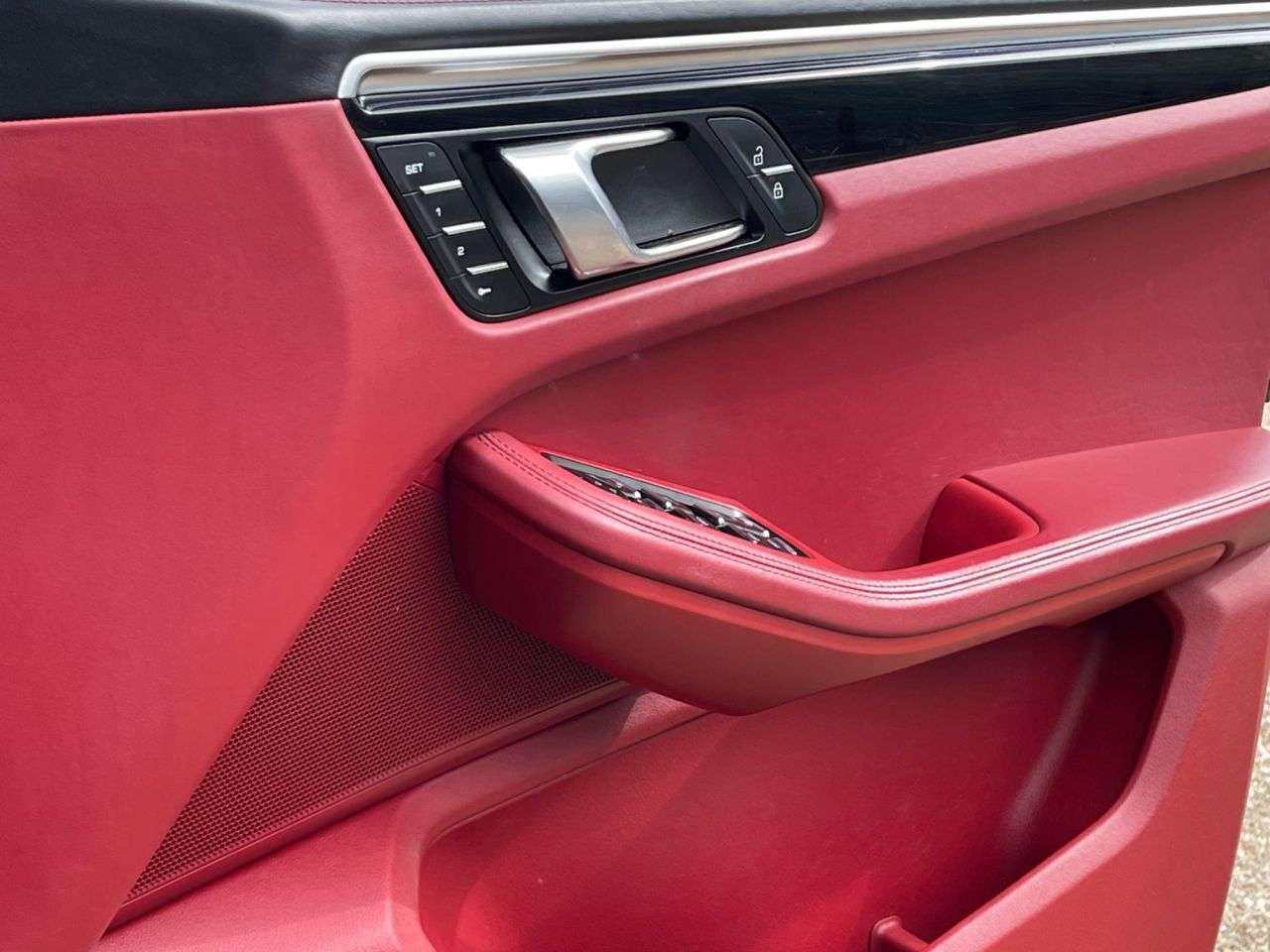 2019 PORSCHE MACAN 2019 PORSCHE MACAN