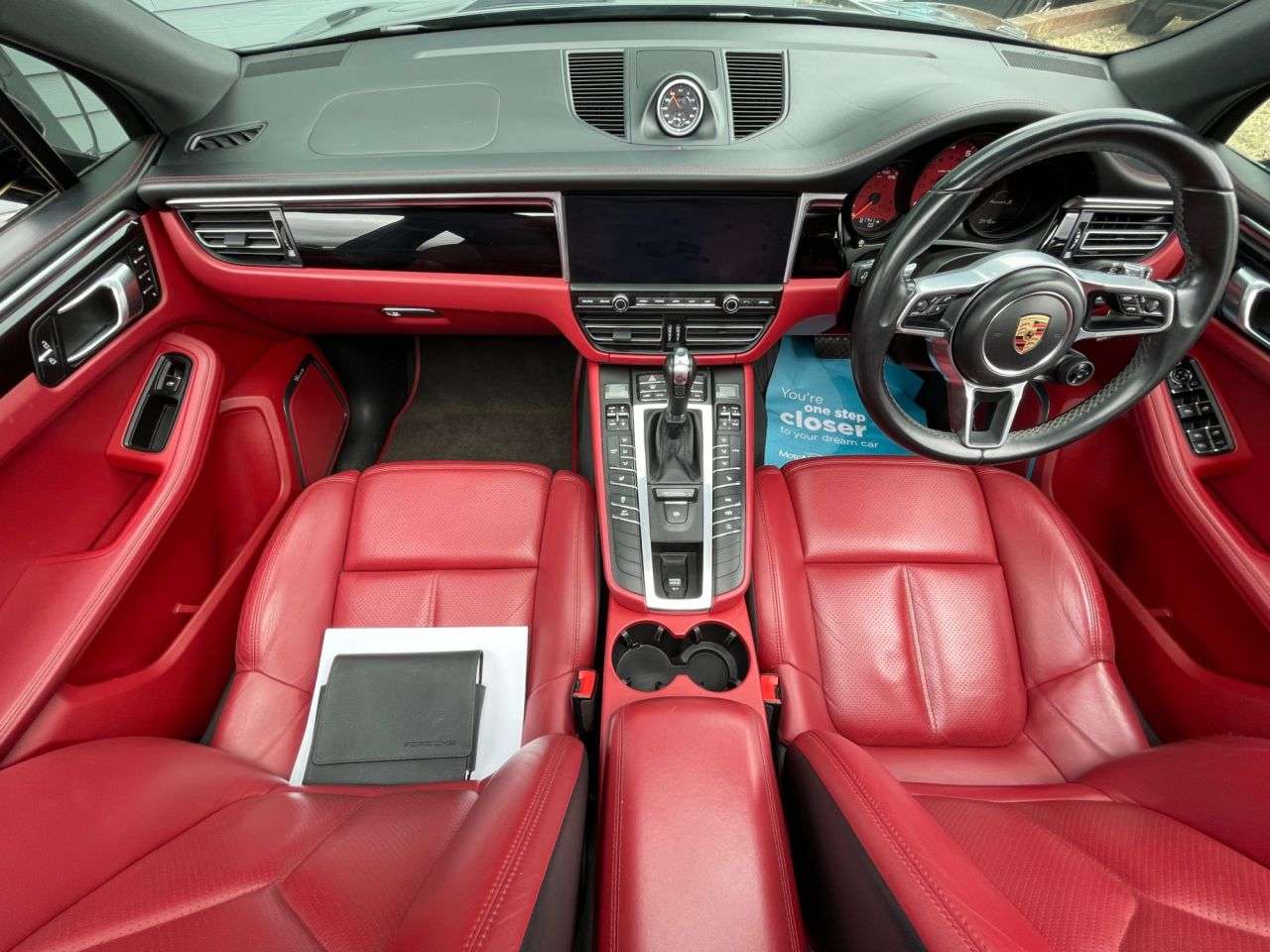 2019 PORSCHE MACAN 2019 PORSCHE MACAN