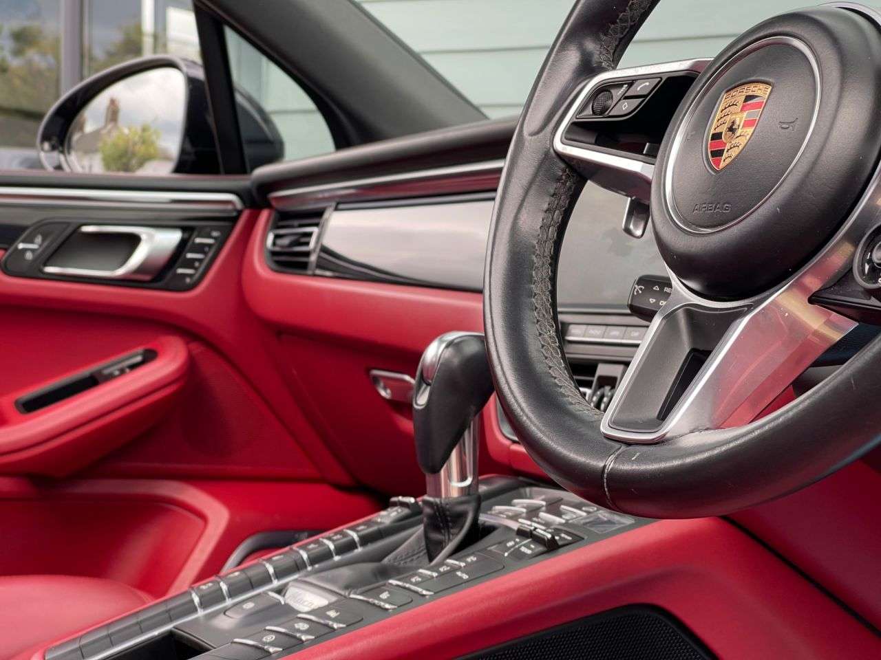 2019 PORSCHE MACAN 2019 PORSCHE MACAN