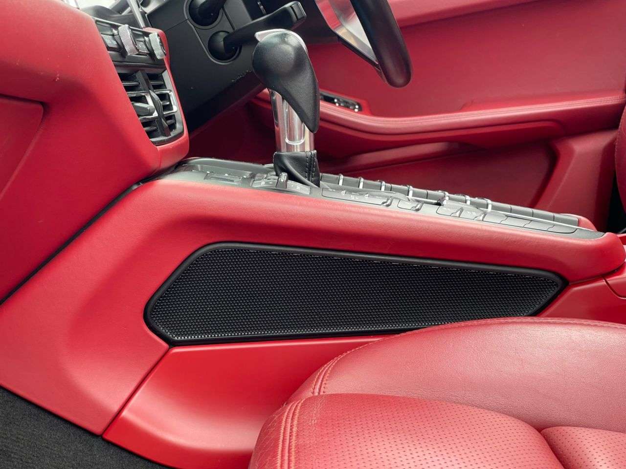 2019 PORSCHE MACAN 2019 PORSCHE MACAN