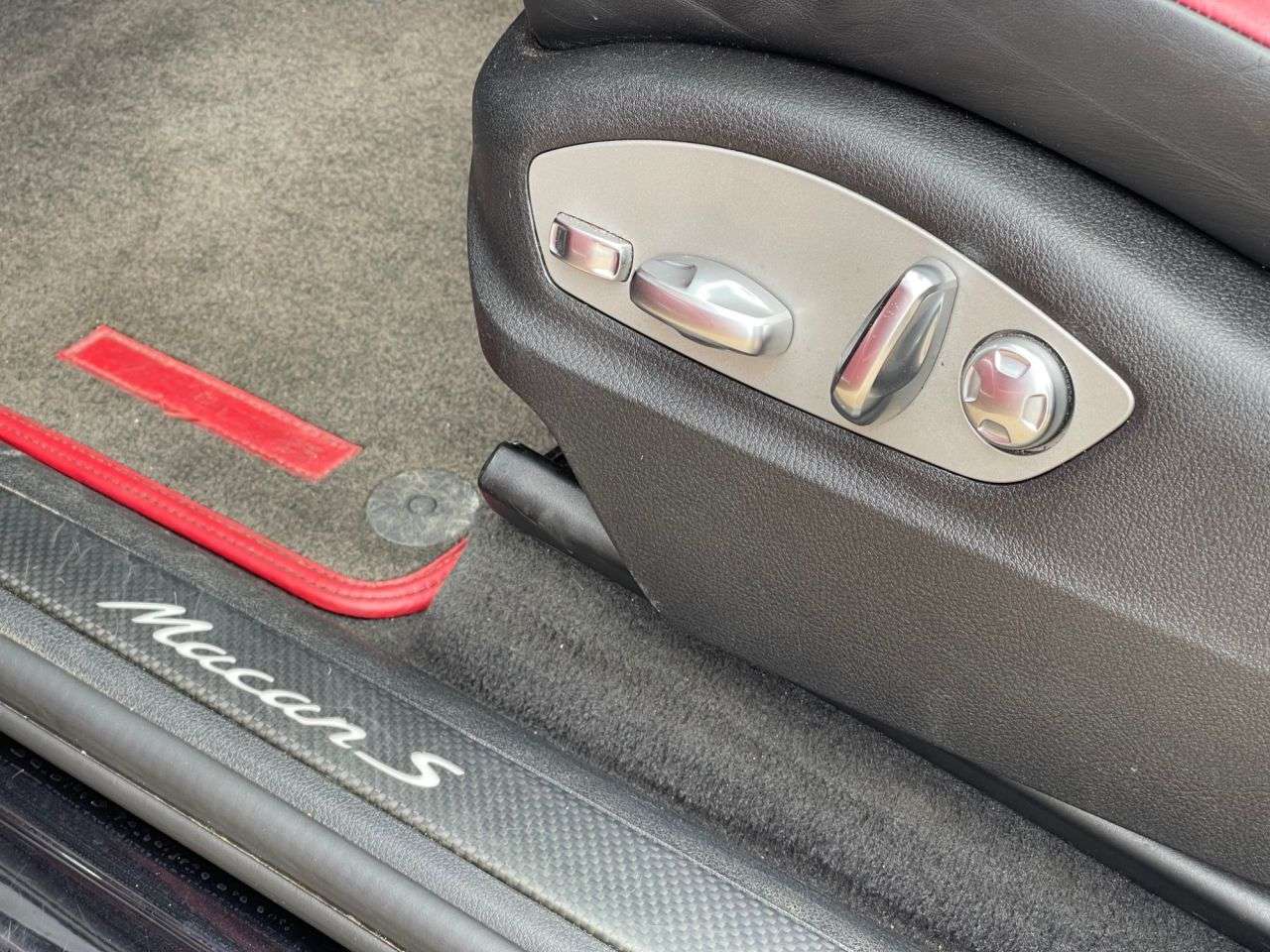 2019 PORSCHE MACAN 2019 PORSCHE MACAN