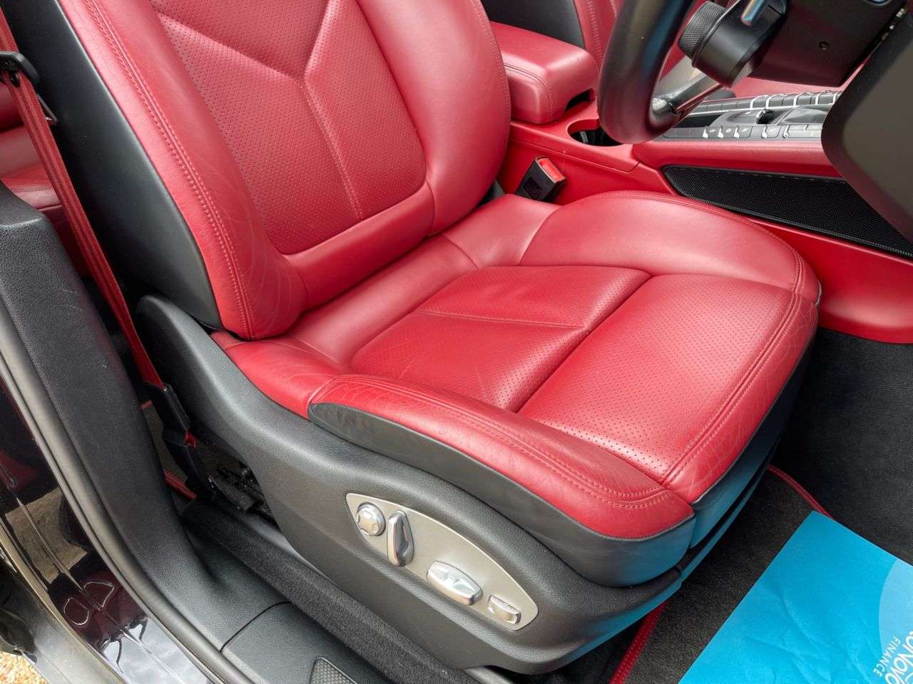 2019 PORSCHE MACAN 2019 PORSCHE MACAN