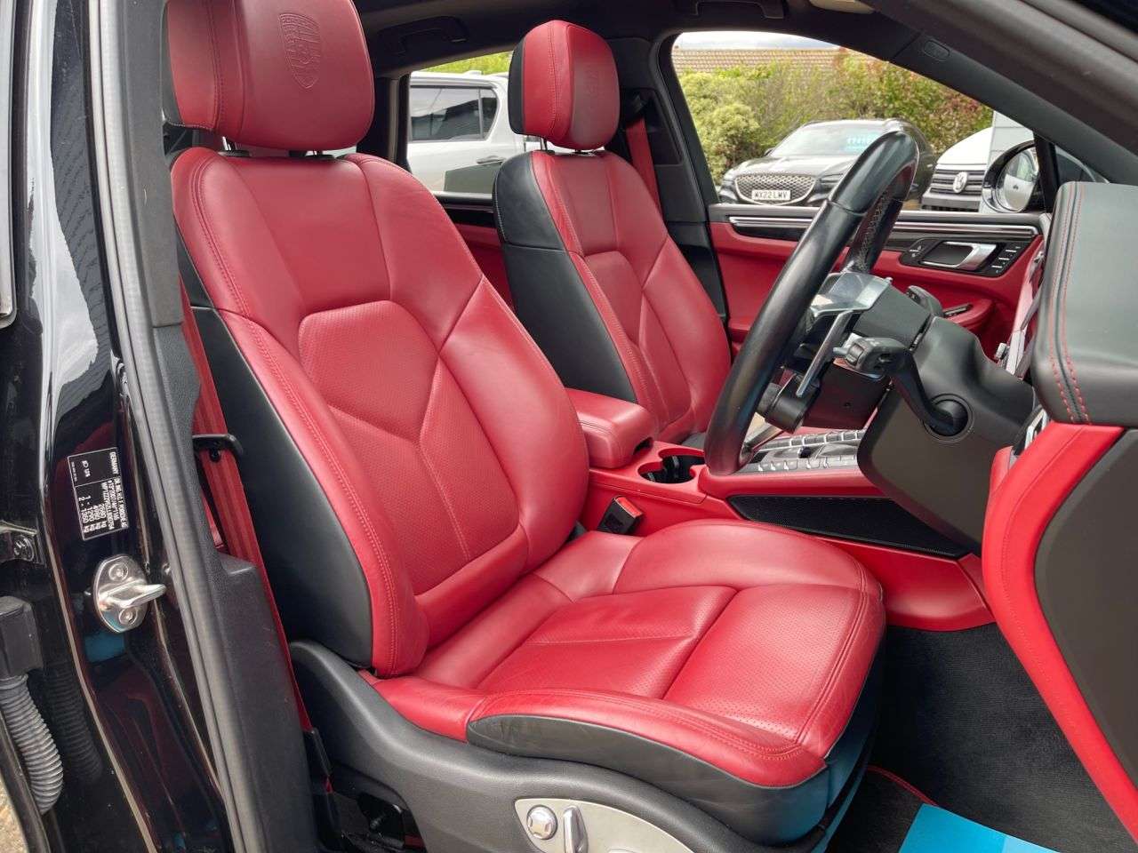 2019 PORSCHE MACAN 2019 PORSCHE MACAN