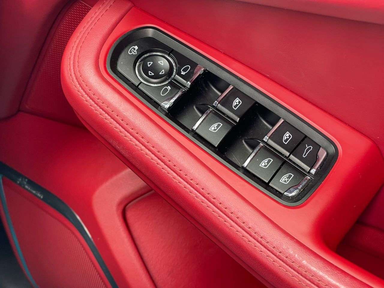 2019 PORSCHE MACAN 2019 PORSCHE MACAN