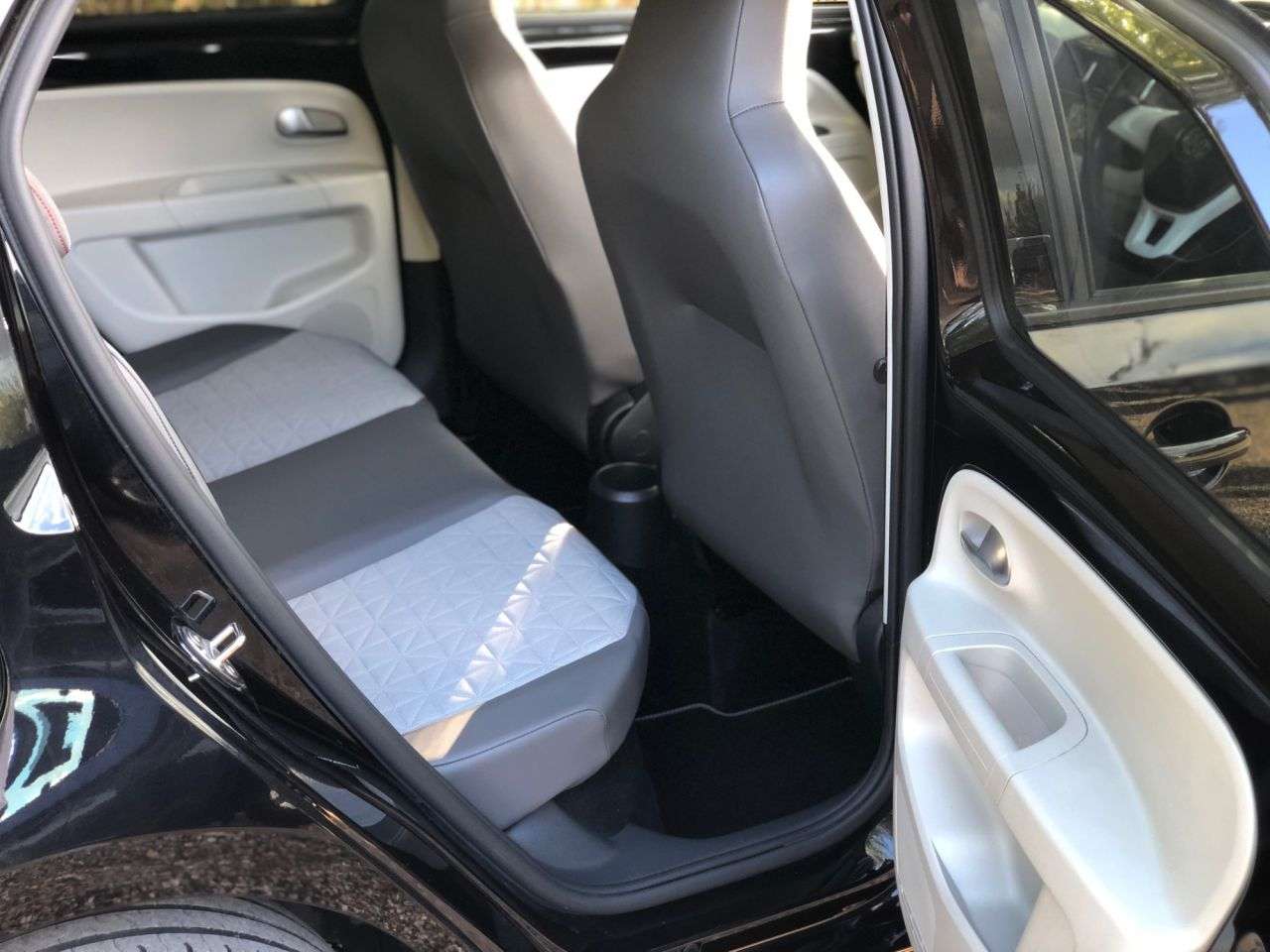 2018 VOLKSWAGEN UP! 2018 VOLKSWAGEN UP!