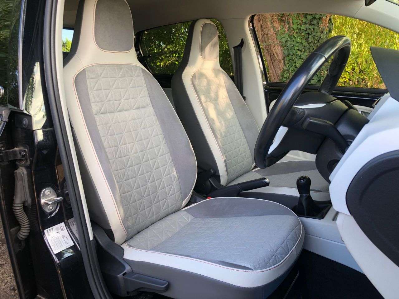 2018 VOLKSWAGEN UP! 2018 VOLKSWAGEN UP!