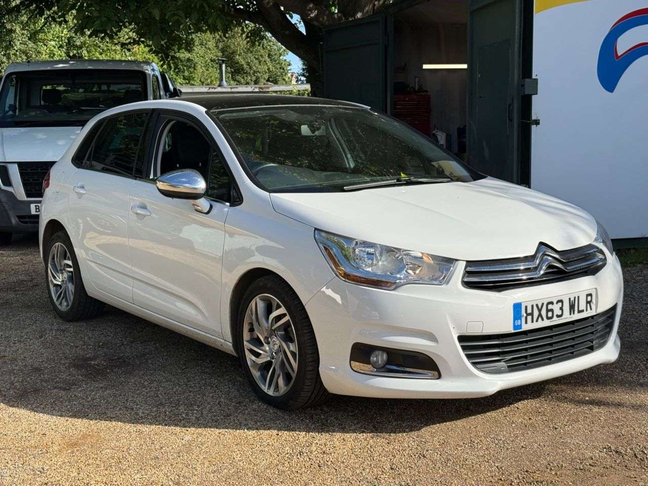 A 2013 CITROEN C4 1.6 VTi Selection Hatchback 5dr Petrol Manual Euro 5 (120 ps) 2 Owner' A 2013 CITROEN C4 1.6 VTi Selection Hatchback 5dr Petrol Manual Euro 5 (120 ps) 2 Owner'