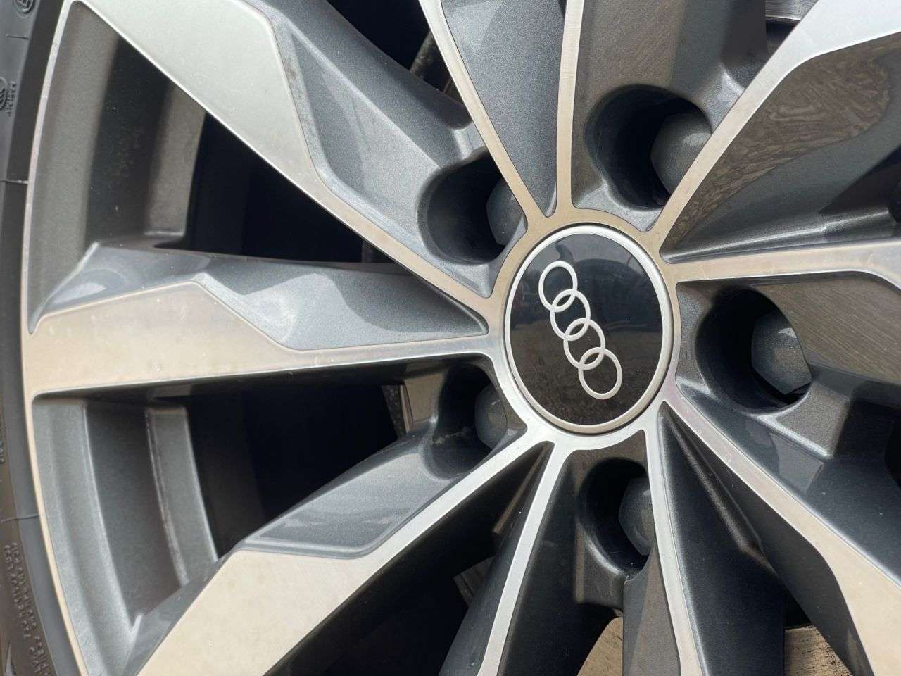 A 2022 AUDI A4 2.0 TFSI 35 Sport Edition Saloon 4dr Petrol S Tronic Euro 6 (s/s) (150 ps) A 2022 AUDI A4 2.0 TFSI 35 Sport Edition Saloon 4dr Petrol S Tronic Euro 6 (s/s) (150 ps)
